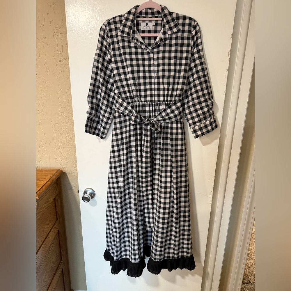 Elegant Checkered Long Sleeve Dress
